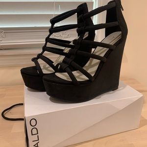 Aldo Penna Wedge Heel Black Size 8